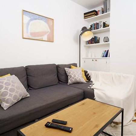 Lovely Apartment In Victoria Park Village London Exterior photo