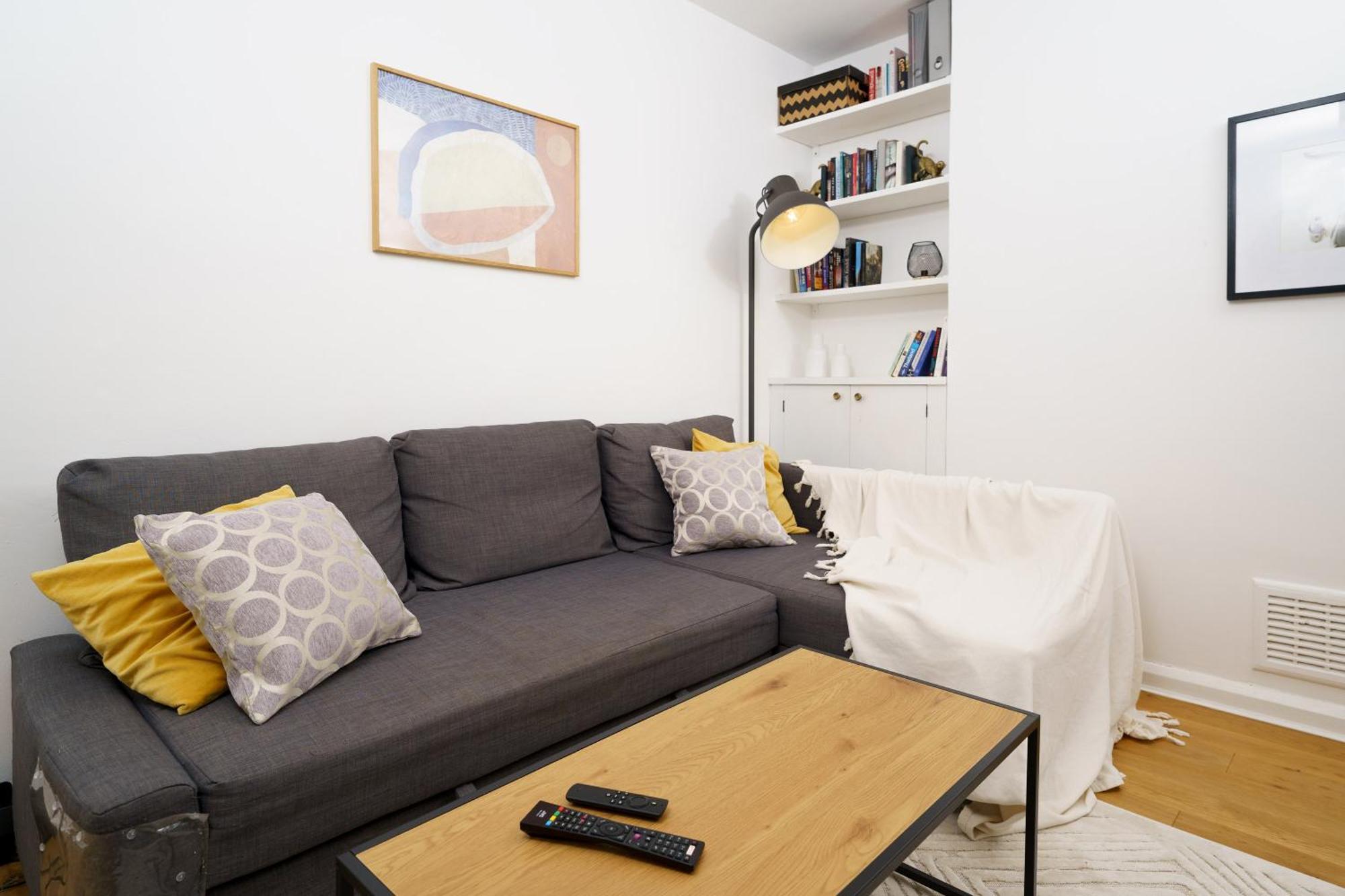 Lovely Apartment In Victoria Park Village London Exterior photo