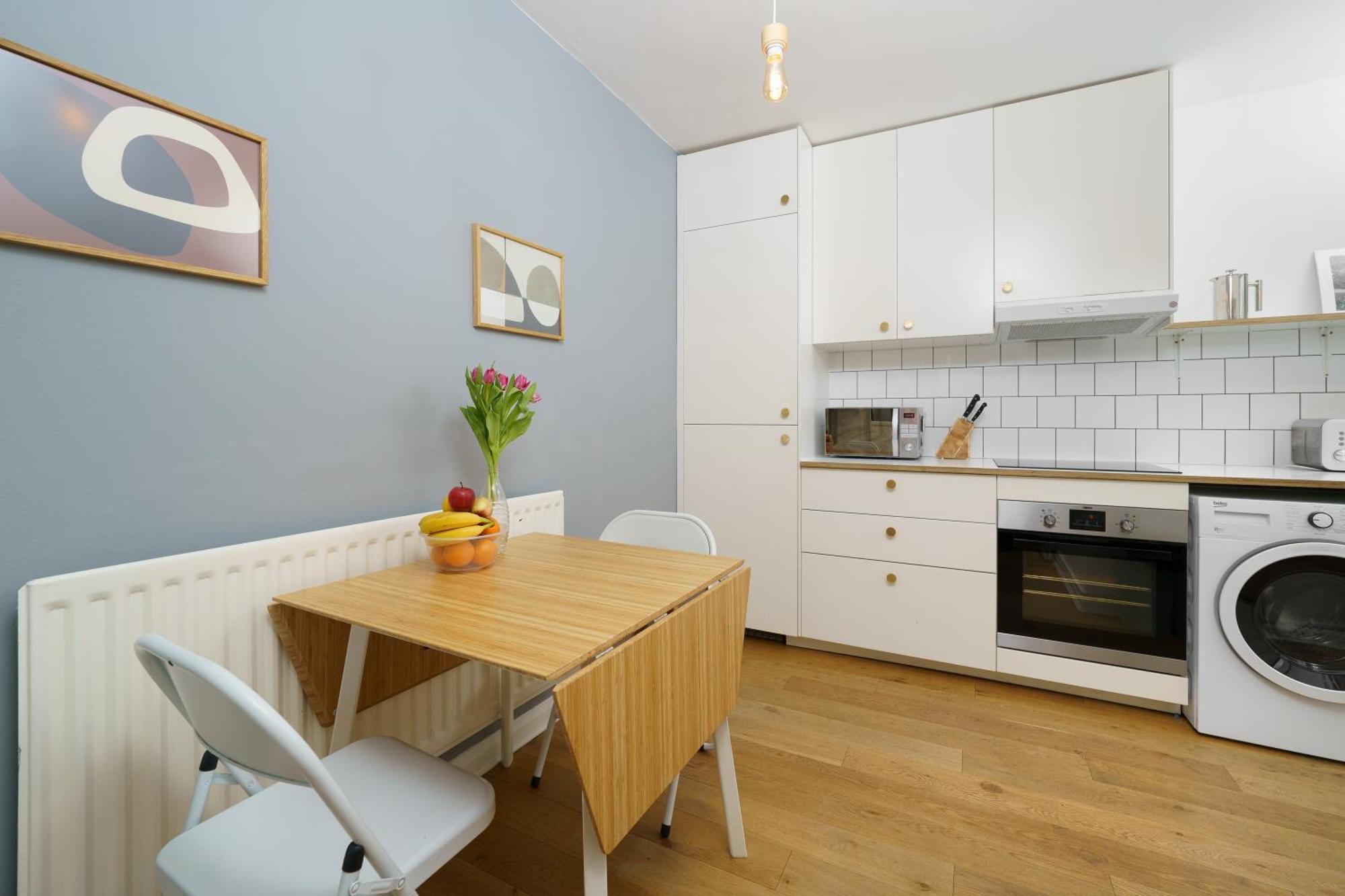 Lovely Apartment In Victoria Park Village London Exterior photo