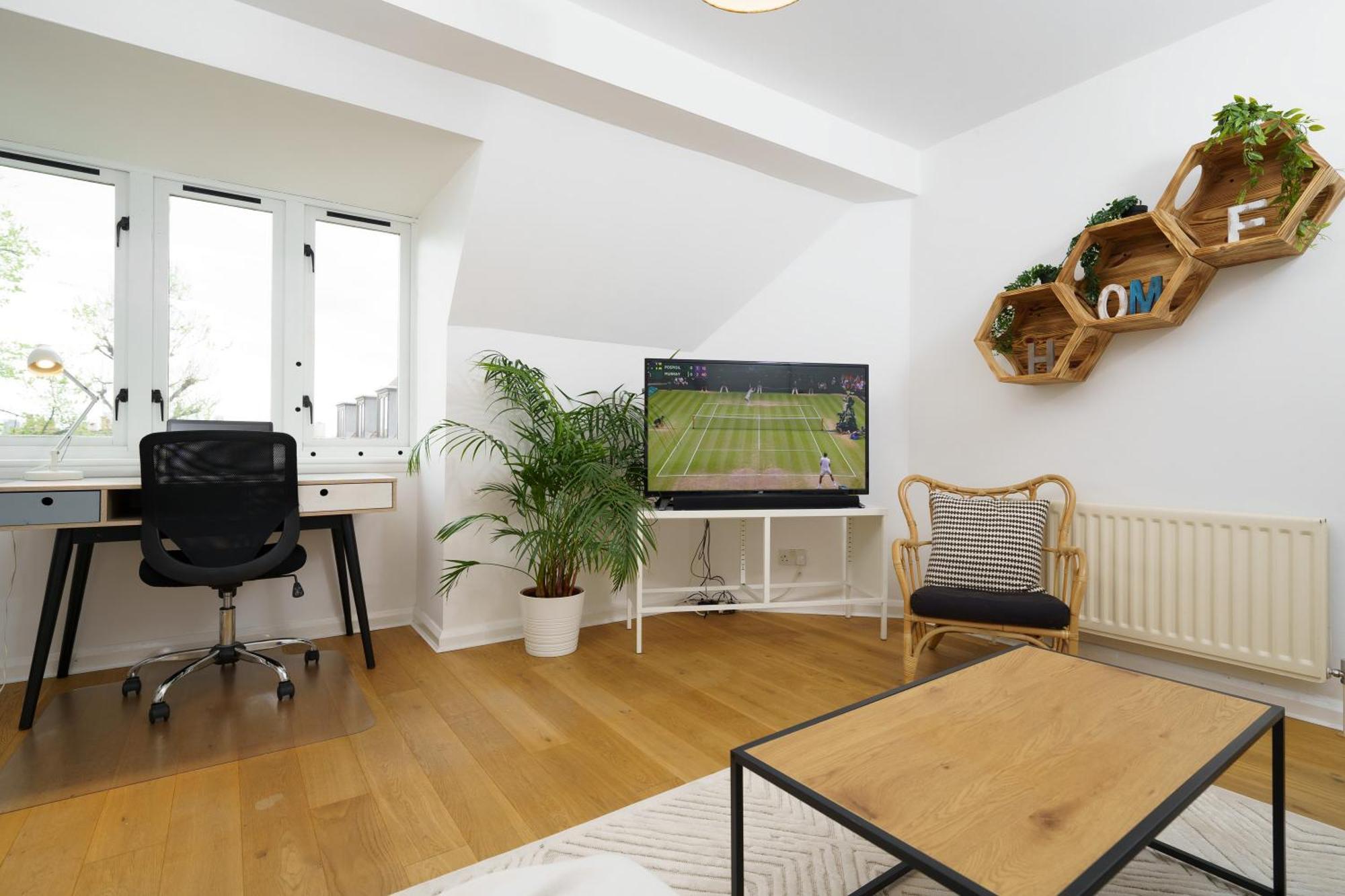 Lovely Apartment In Victoria Park Village London Exterior photo