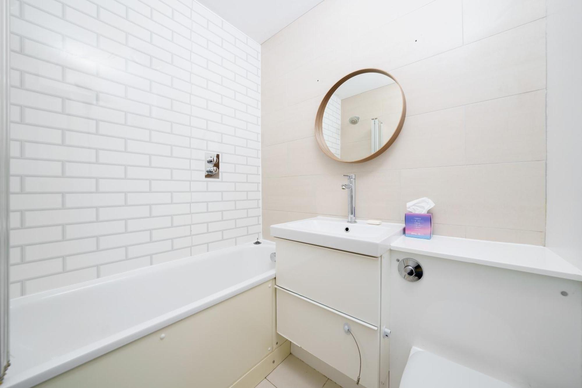 Lovely Apartment In Victoria Park Village London Exterior photo